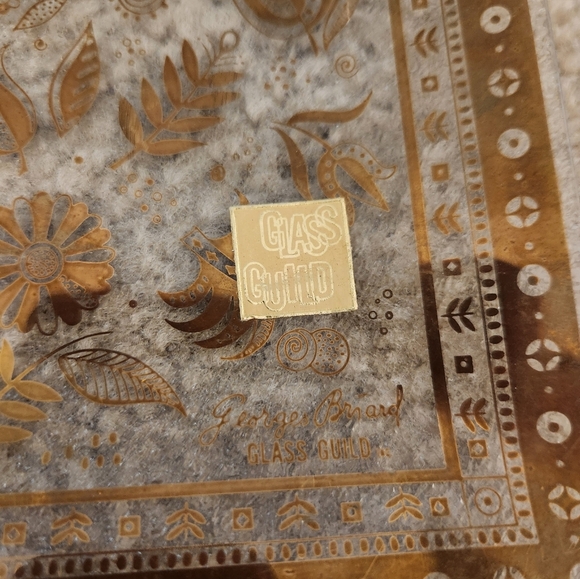 Georges Briard Glass Guild  Square Plates Set Of 2 Gold Sun Lyre Pattern - Picture 2 of 4